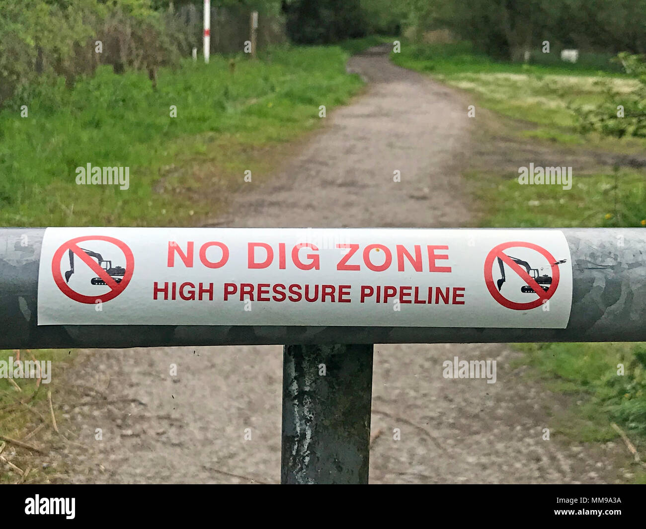 No Dig Zone, High Pressure Pipeline, 12 Eastford Rd, Walton, Warrington, Cheshire, England, UK, WA4 6EY Stock Photo
