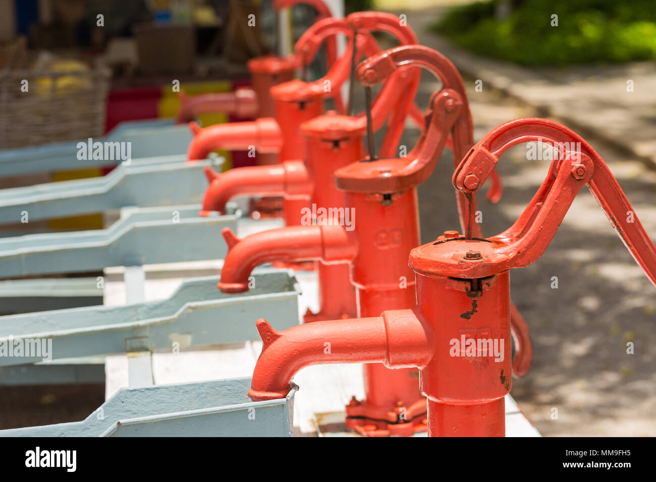 Hand crank pump hires stock photography and images Alamy