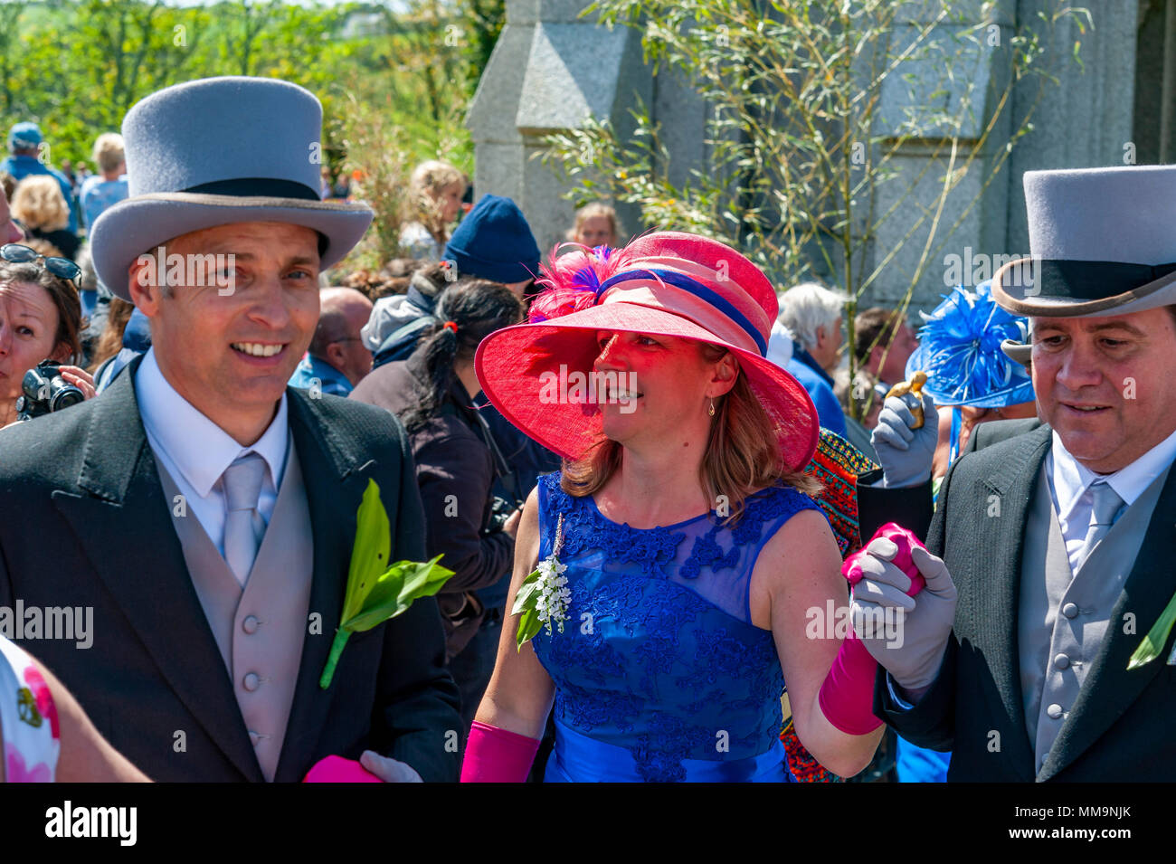 Editorial: Unknown members of the public, potential logo and other trademarks. Helston, Cornwall, UK, 08/05/2018. Dancers make their way through the s Stock Photo