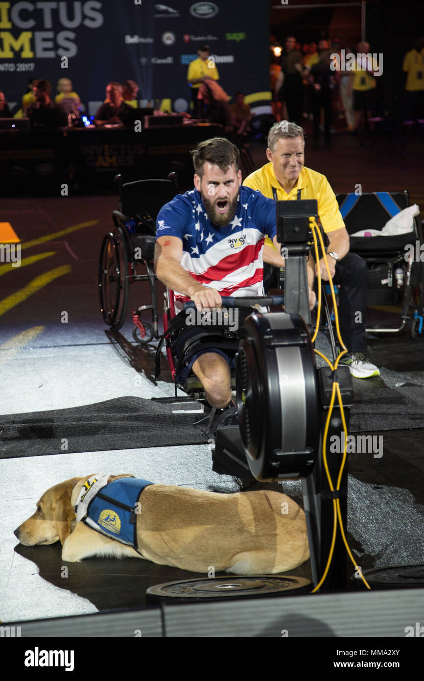 Indoor Rowing Army Stefanleroy hi-res stock photography and images - Alamy