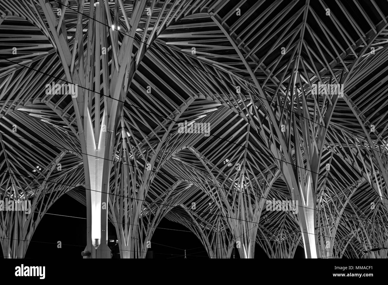 Modern steel style lisbon train - Modern Steel Style Lisbon Train Station MMACF1 