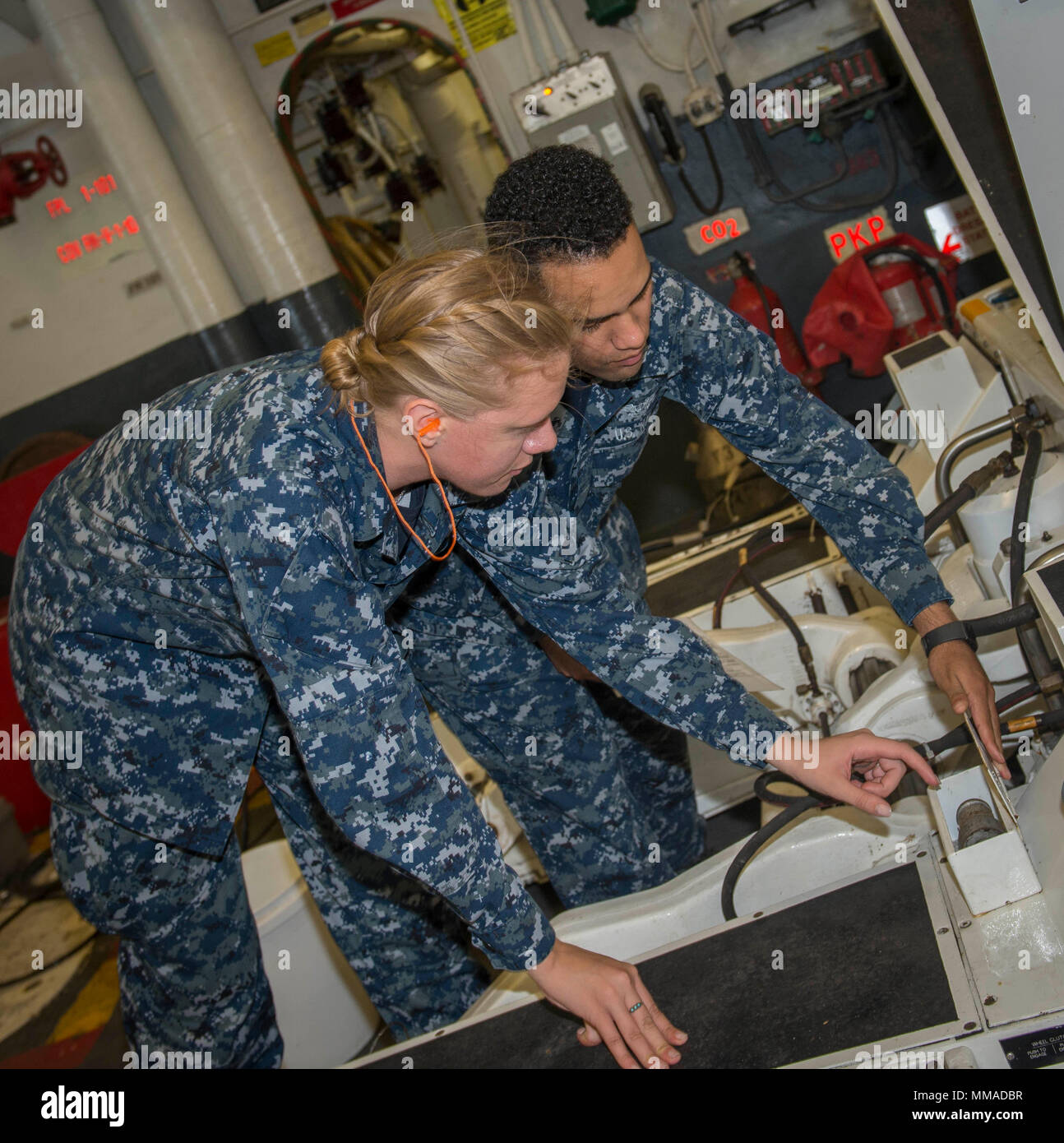 MAYPORT Fla. Oct. 3 2017 Aviation Boatswain s Mate Handling