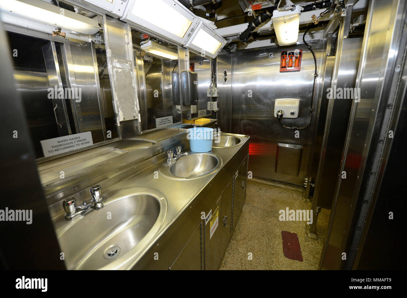 171003NJE719051 NORFOLK Va. (Oct. 3, 2017) A photo of a bathroom