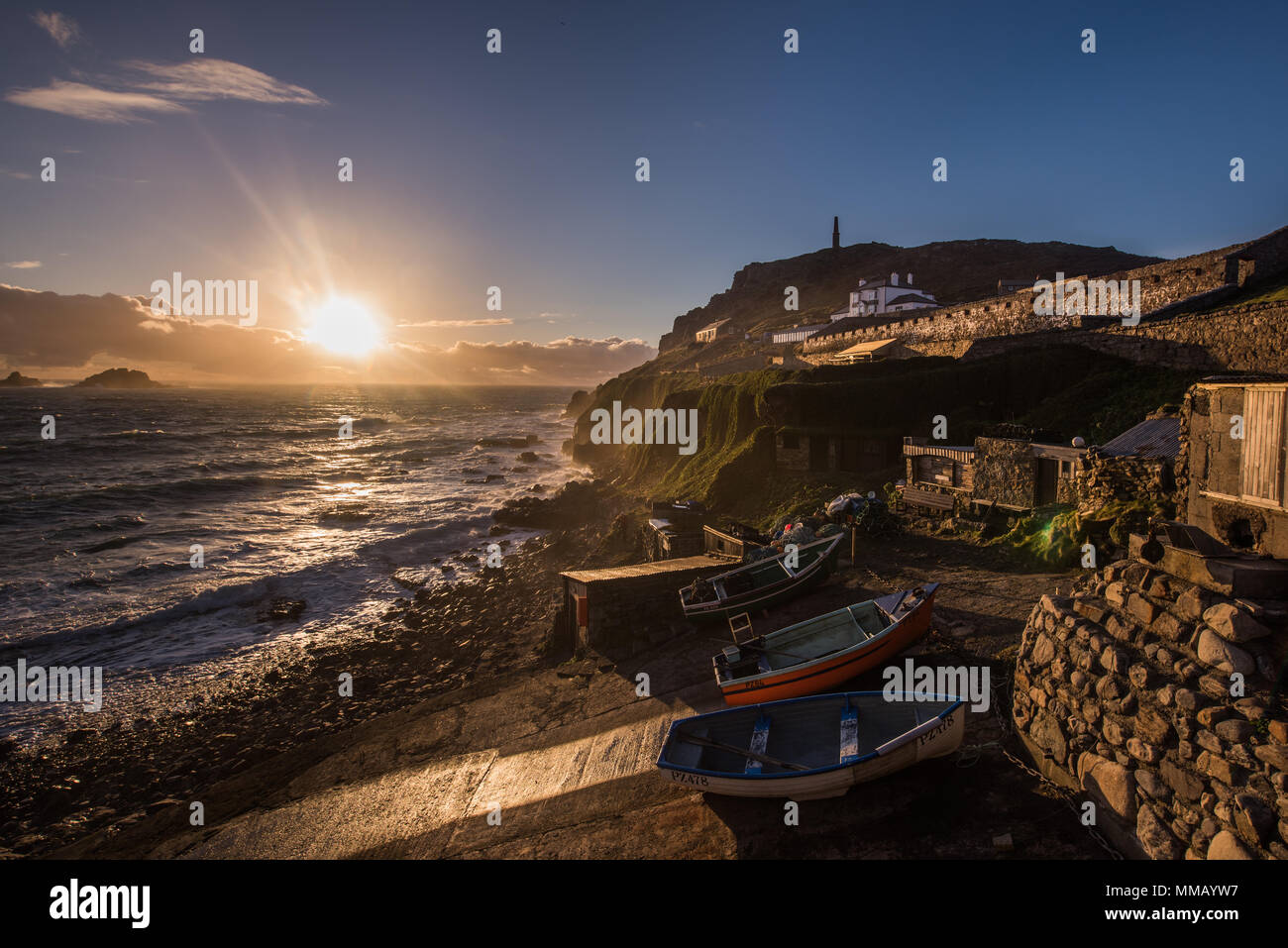 A row of boats hi-res stock photography and images - Alamy