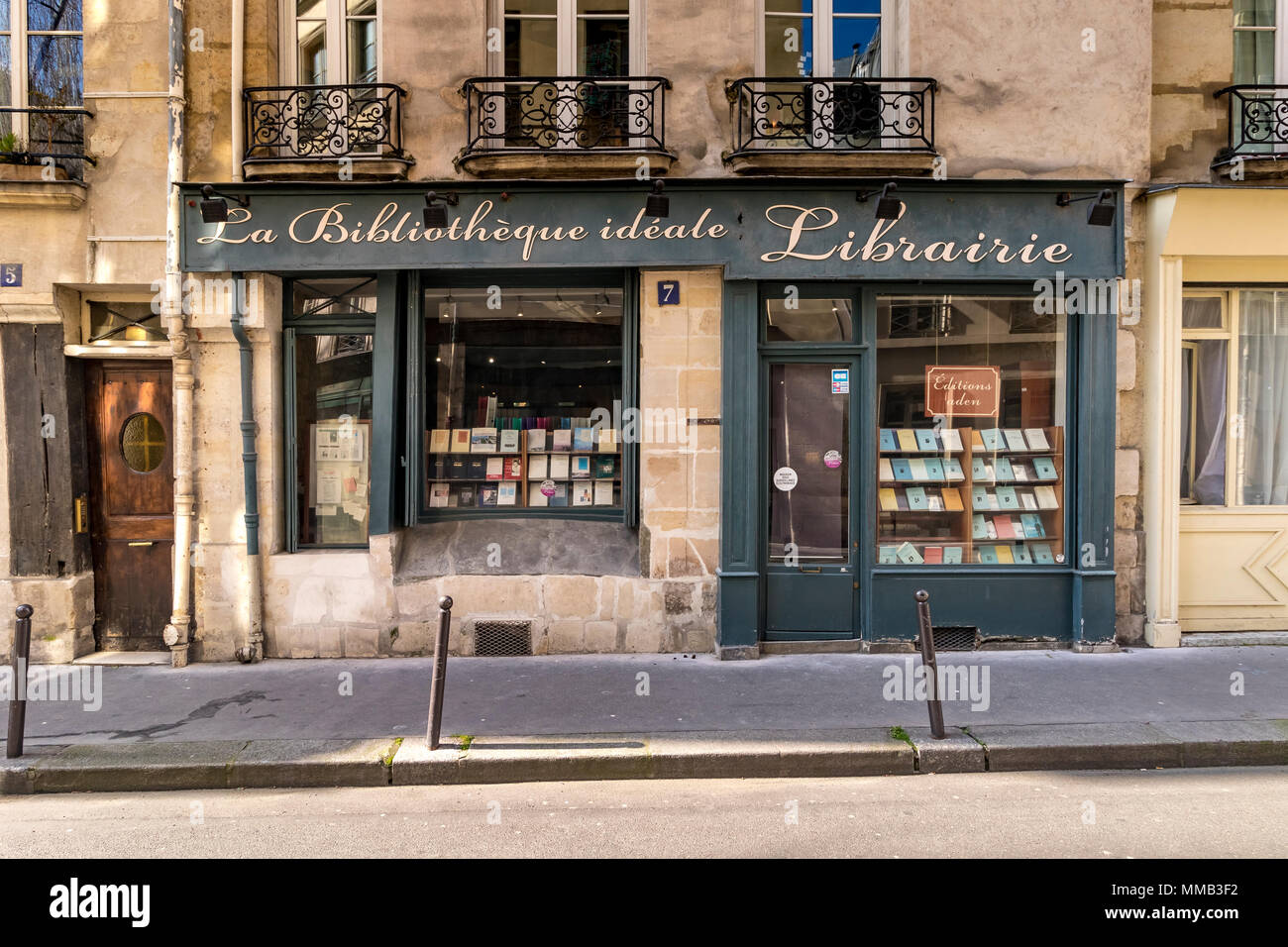 La Bibliotheque Ideale Librairie ,7 Rue de la Bûcherie, Paris ,France Stock Photo
