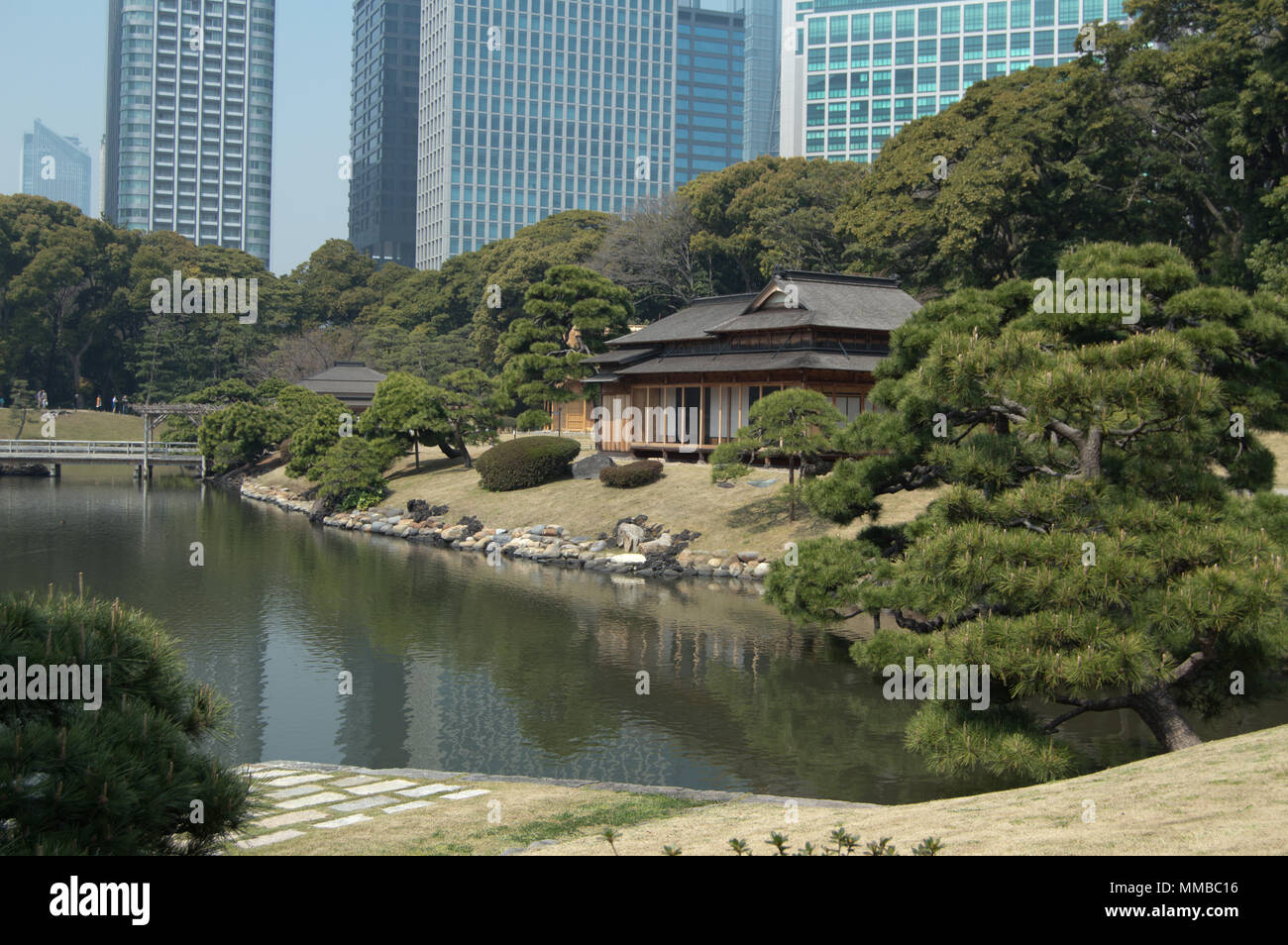 Teahouse And Pond At Hamarikyu Gardens Tokyo Japan Stock Photo Alamy Teahouse And Pond At Hamarikyu Gardens Tokyo Japan Stock Photo Alamy
