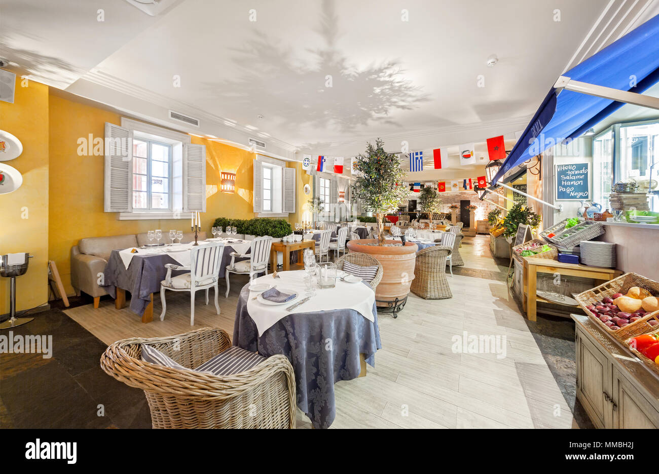 Page 2 - Restaurant Interior Mediterranean High Resolution Stock  Photography and Images - Alamy