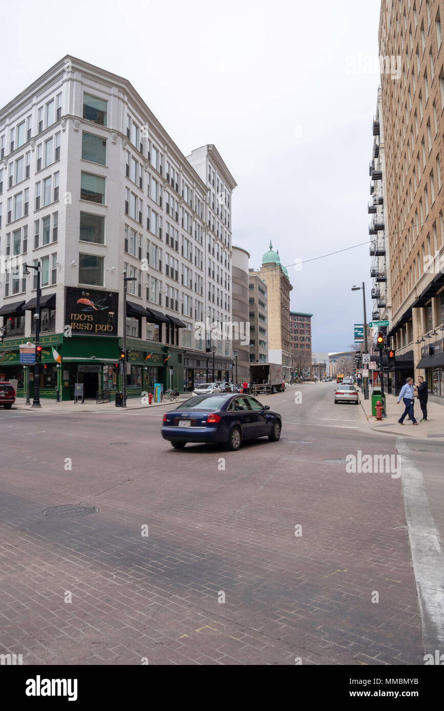 Milwaukee pub Mos irish downtown