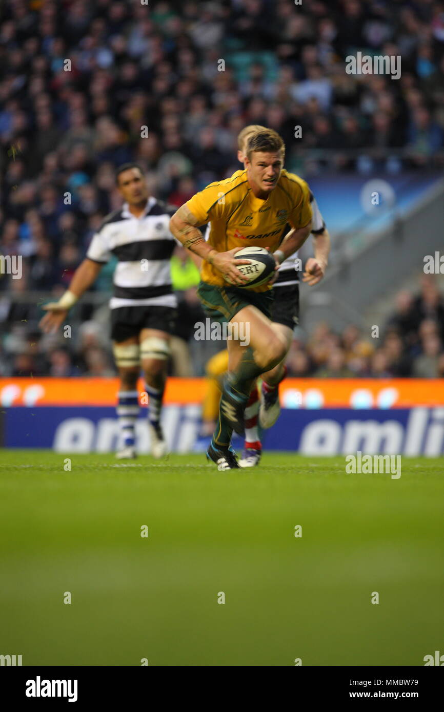 Rob Horne runs in a try for Australia, Twickenham Stadium, London. 26 November 2011 Stock Photo