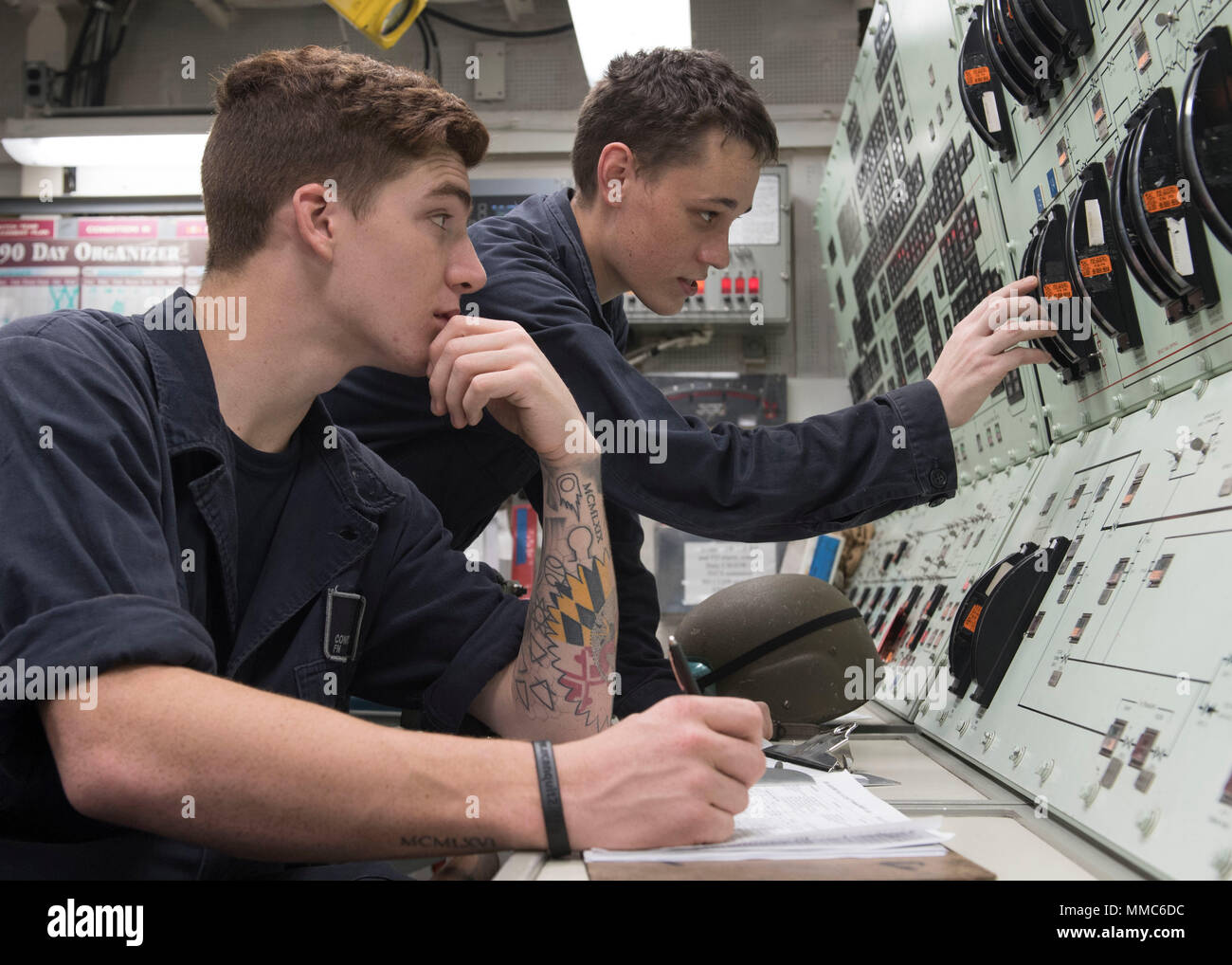 171009NMZ078107 ARABIAN GULF (Oct. 9, 2017) Gas Turbine Systems