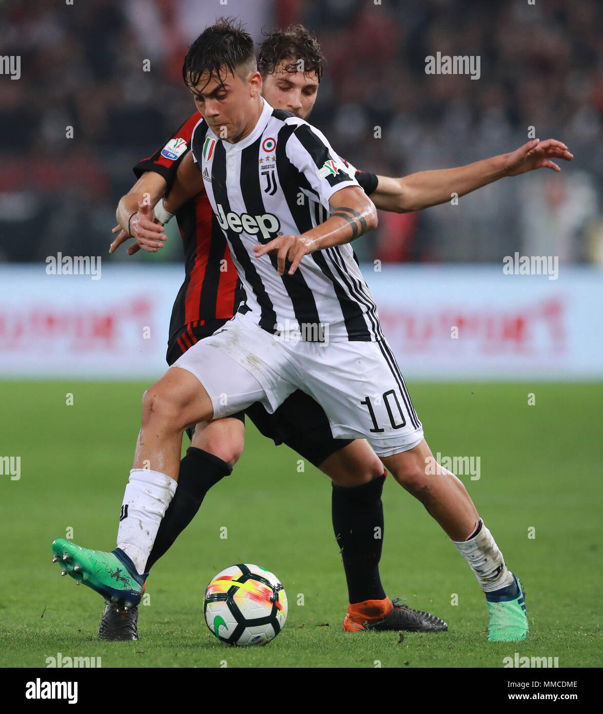 Paulo Dybala Juventus e Manuel Locatelli Milan Roma 09-05-2018 Stadio  Olimpico Football Calcio Finale Coppa Italia / Italy's Cup Final 2017/2018  Juventus - Milan Foto Cesare Purini / Insidefoto Stock Photo - Alamy