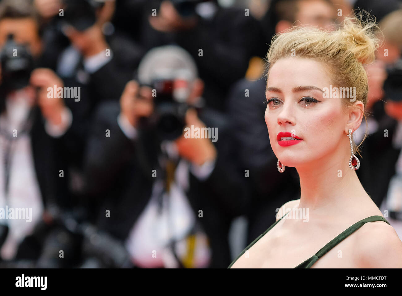 Cannes, France. 10th May, 2018. Amber Heard at the Sorry Angel Red Carpet Event on Thursday 10 May 2018 as part of the 71st International Cannes Film Festival held at Palais des Festivals, Cannes. The French title of the film is Plaire, aimer et courir vite . Pictured: Amber Heard. Picture by Credit: Julie Edwards/Alamy Live News Stock Photo