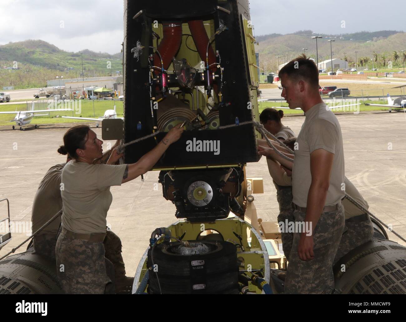 The maintenance crews from the 2-501st General Support Aviation ...