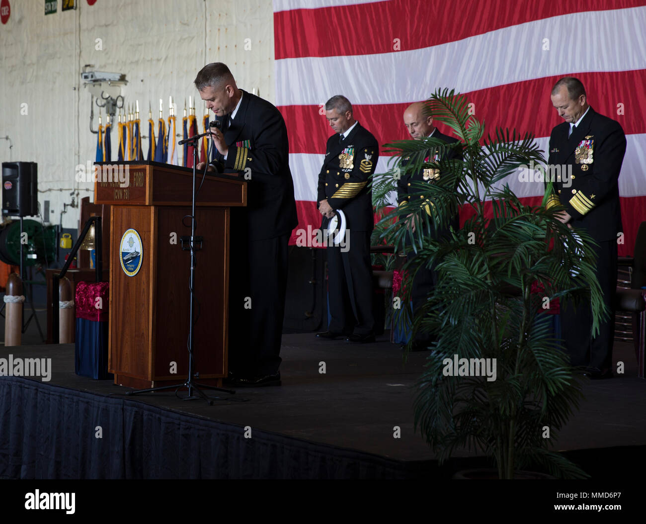 171019-n-gy005-0058-norfolk-va-oct-19-2017-cmdr-ryan-rupe-u