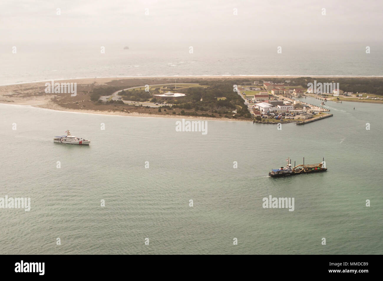 U s coast guard cutter richard snyder hires stock photography and