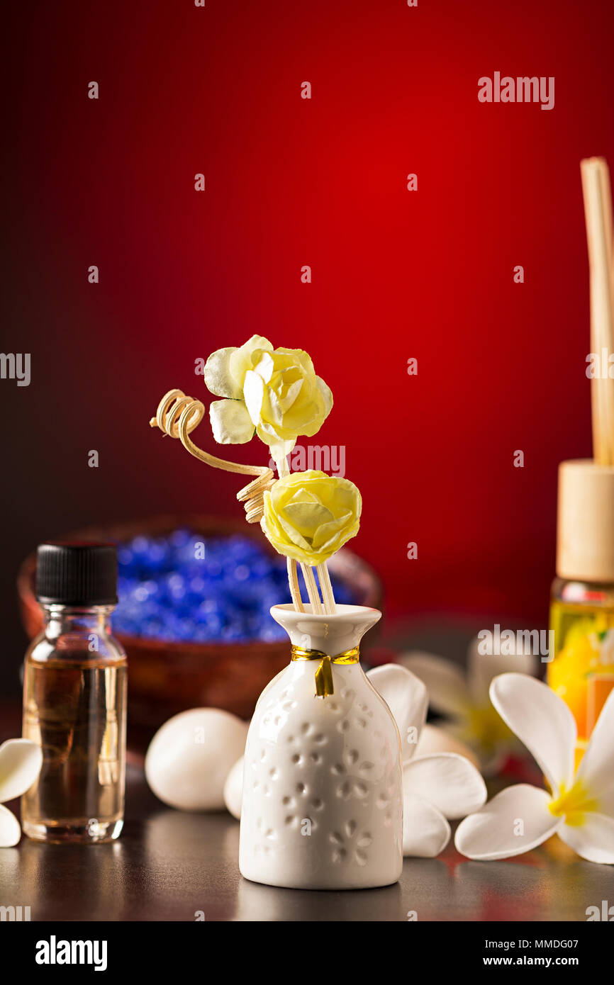 Massage oil hires stock photography and images Alamy