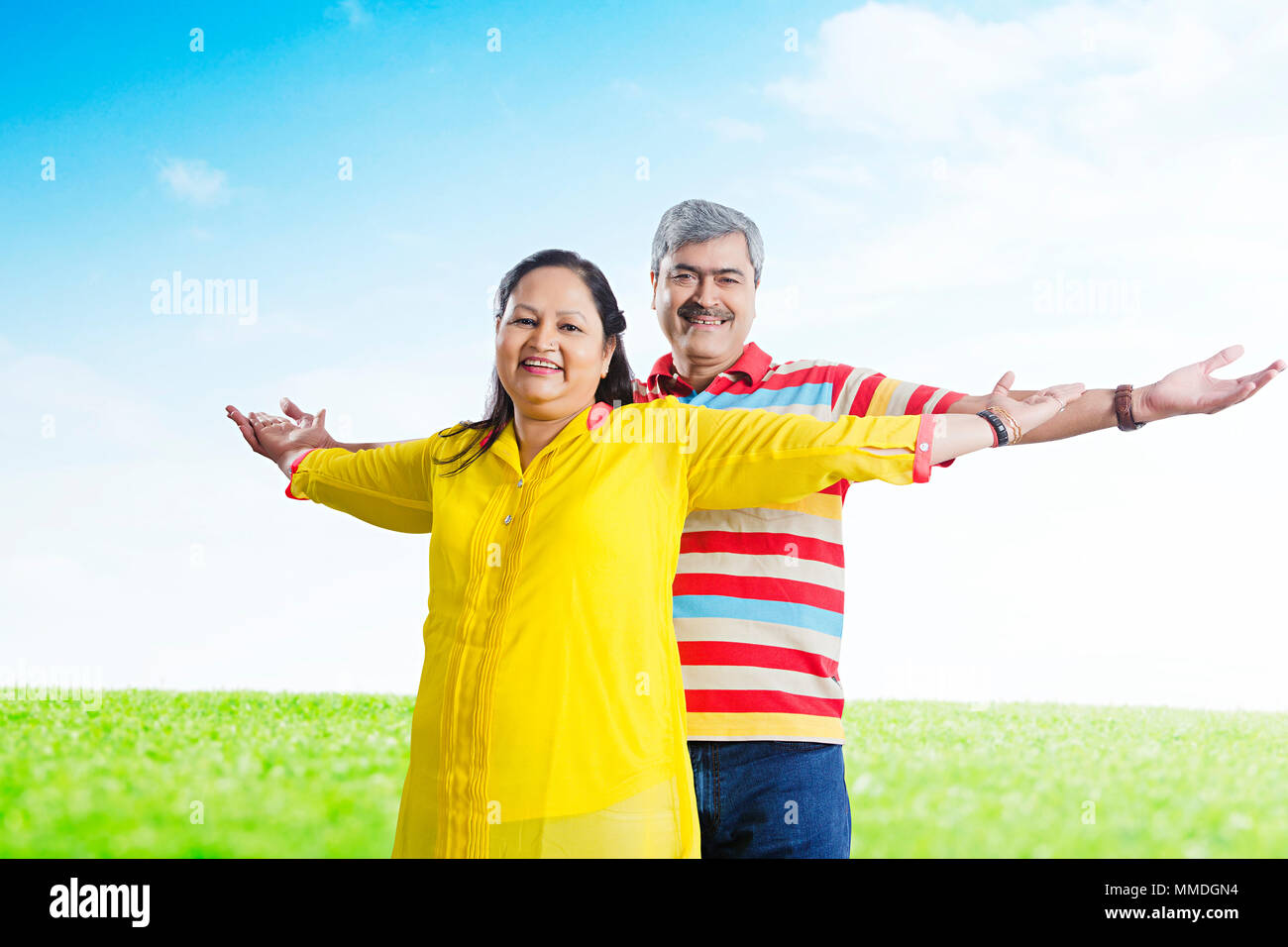 Indian senior couple in park hi-res stock photography and images - Alamy