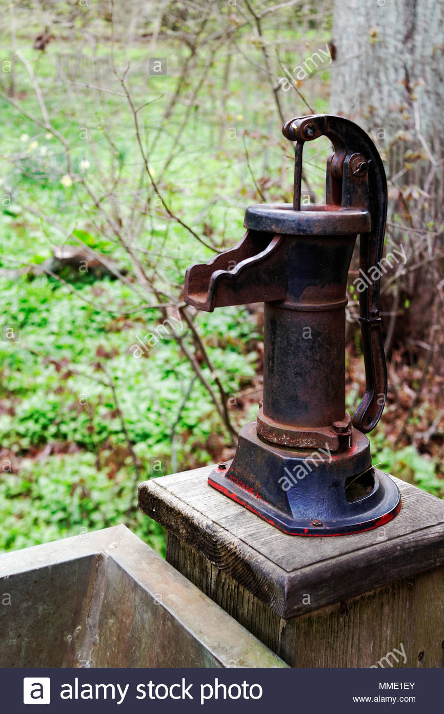 Antique Water Pump Stock Photos & Antique Water Pump Stock Images Alamy