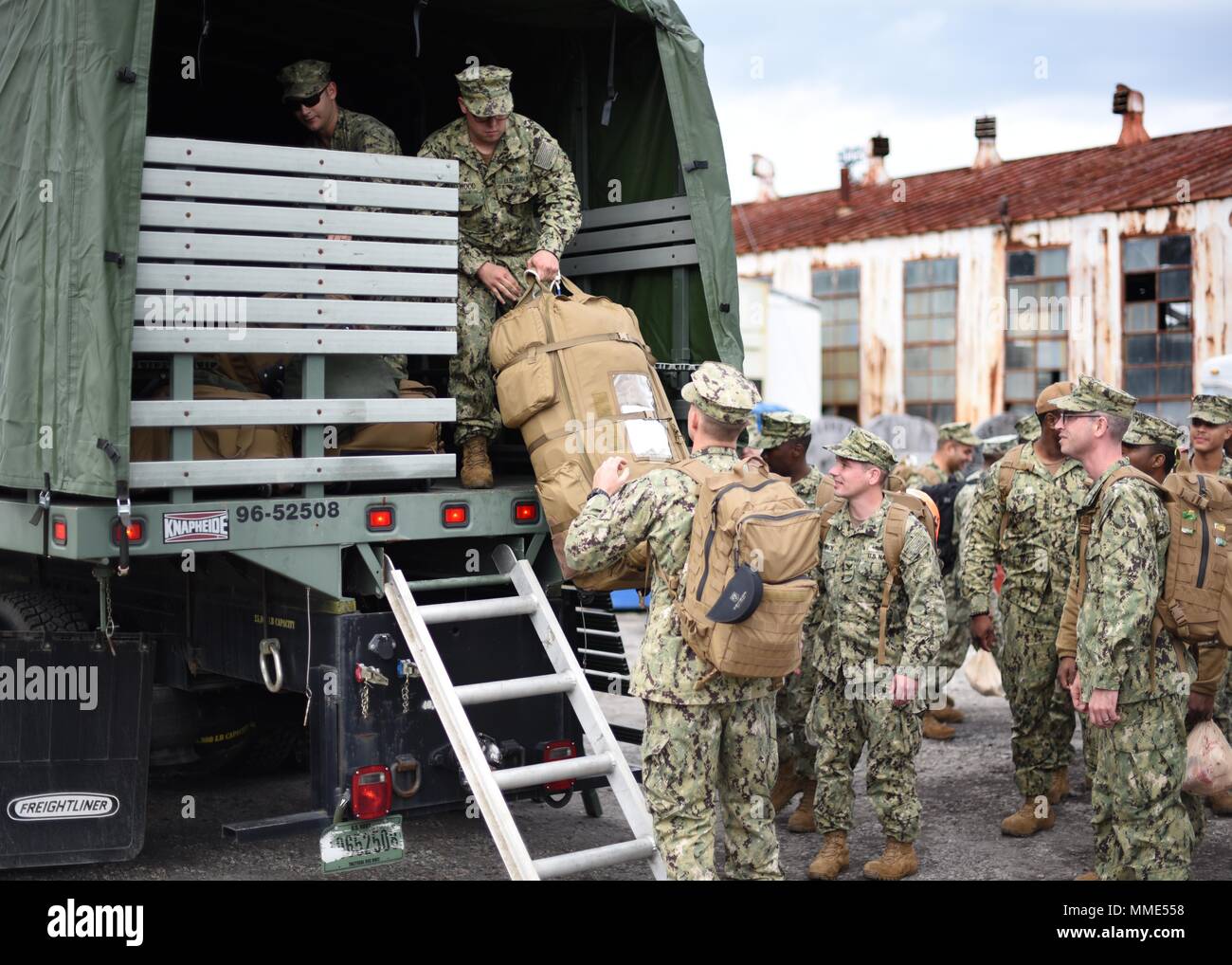 171024NCF903038 NEWPORT NEWS, Va (October, 24 2017) Navy Cargo