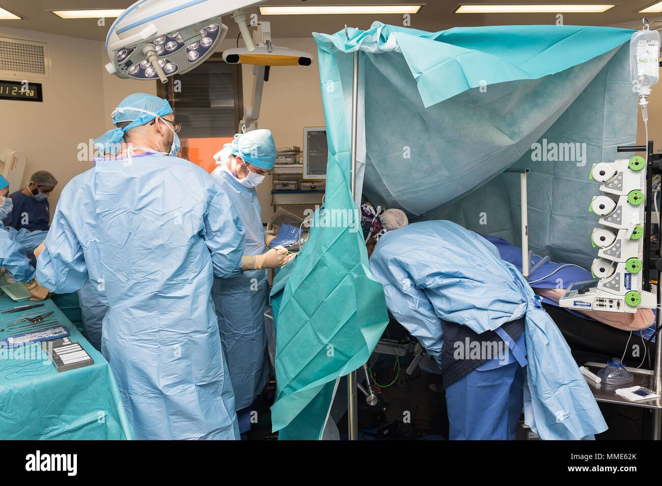 AWAKE BRAIN SURGERY Stock Photo Alamy