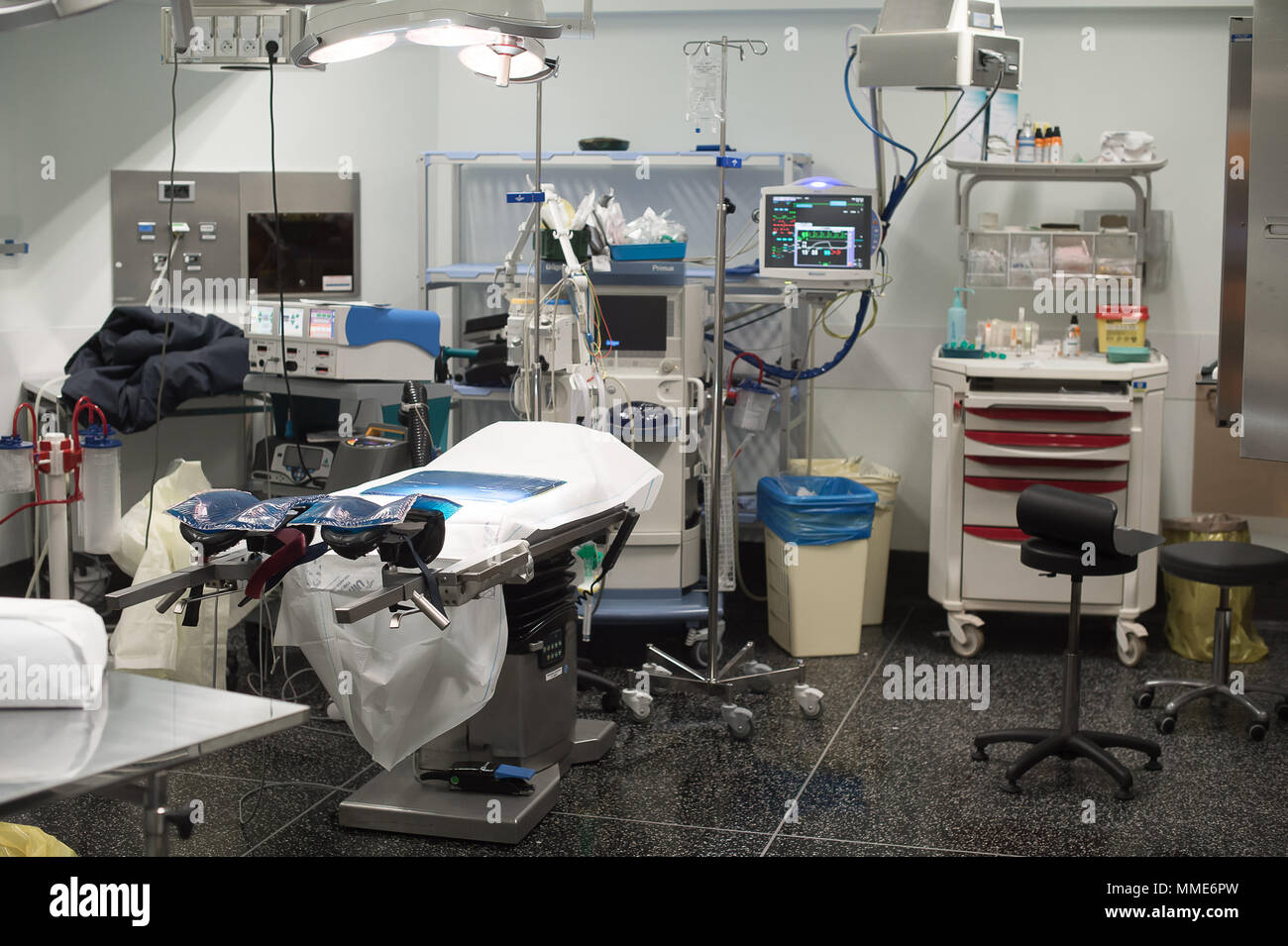 Gynecological bed hi-res stock photography and images - Alamy