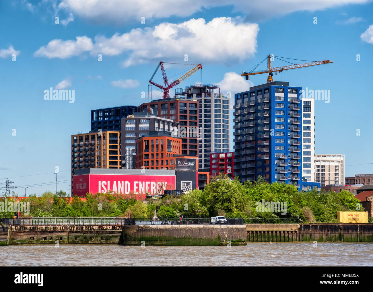 London City Island, new-build luxury riverside apartment development by ... - Canning Town Luxury Green Flats