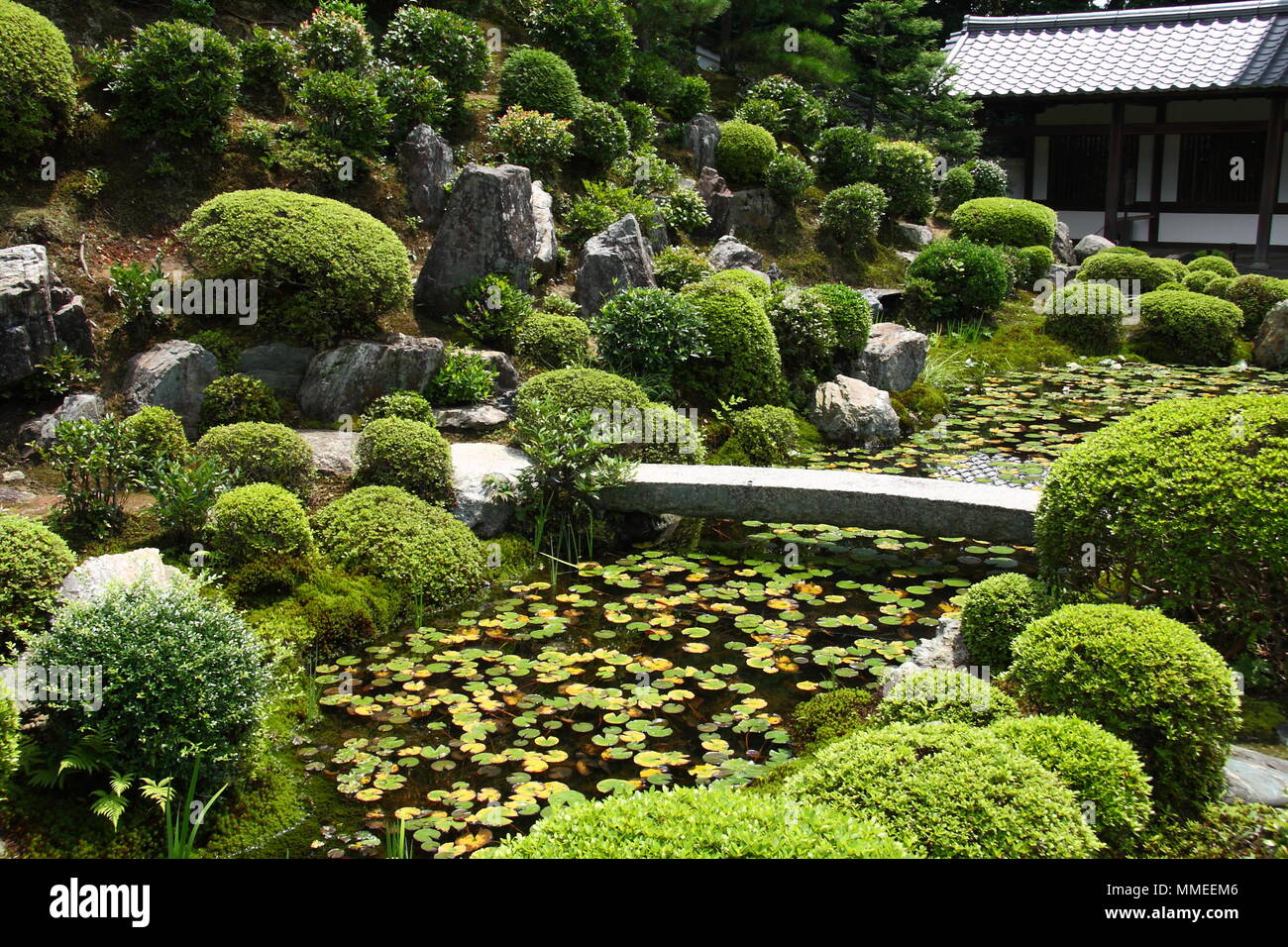 Small lake in a beautiful japanese garden of Tofuku ji temple (Kyoto) Stock Photo