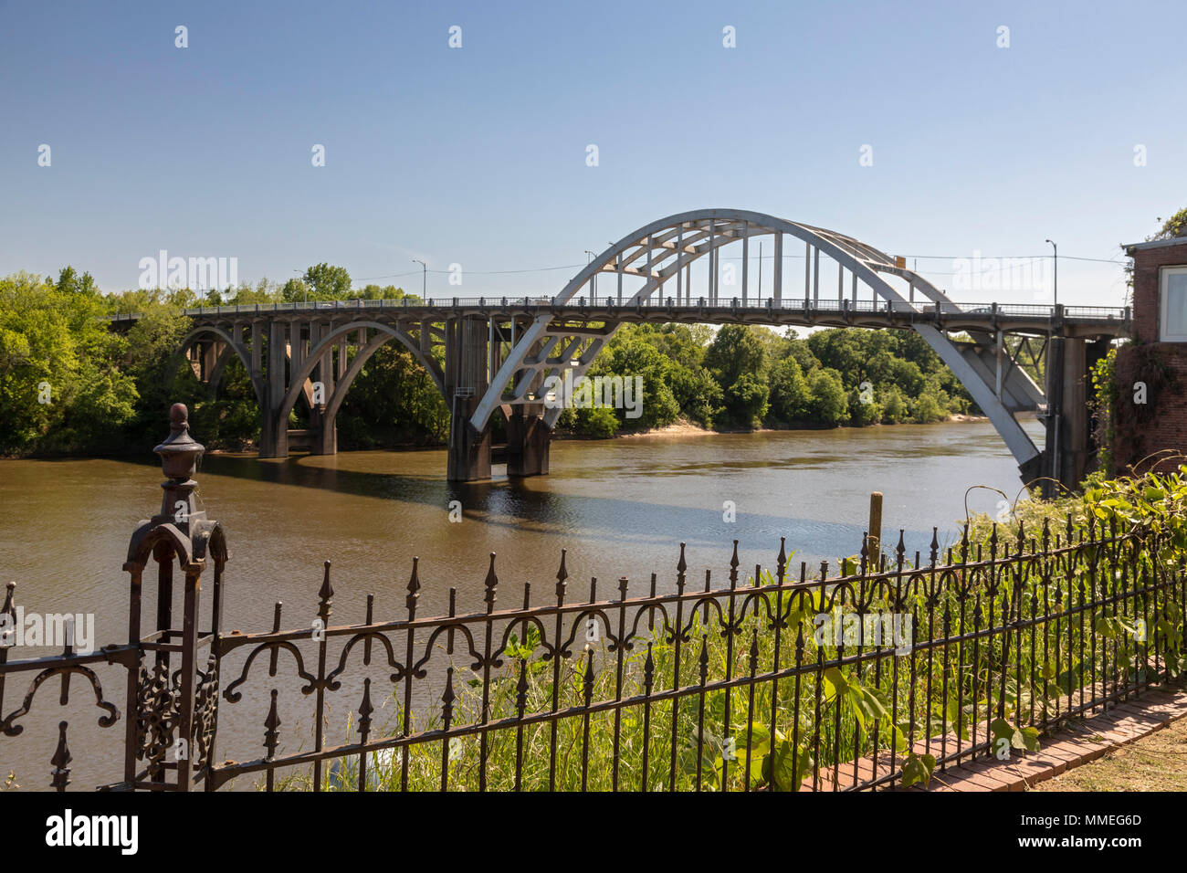 Selma, Alabama - The Edmund Pettus Bridge over the Alabama River, where civil rights demonstrators demanding the right to vote were badly beaten by sh Stock Photo