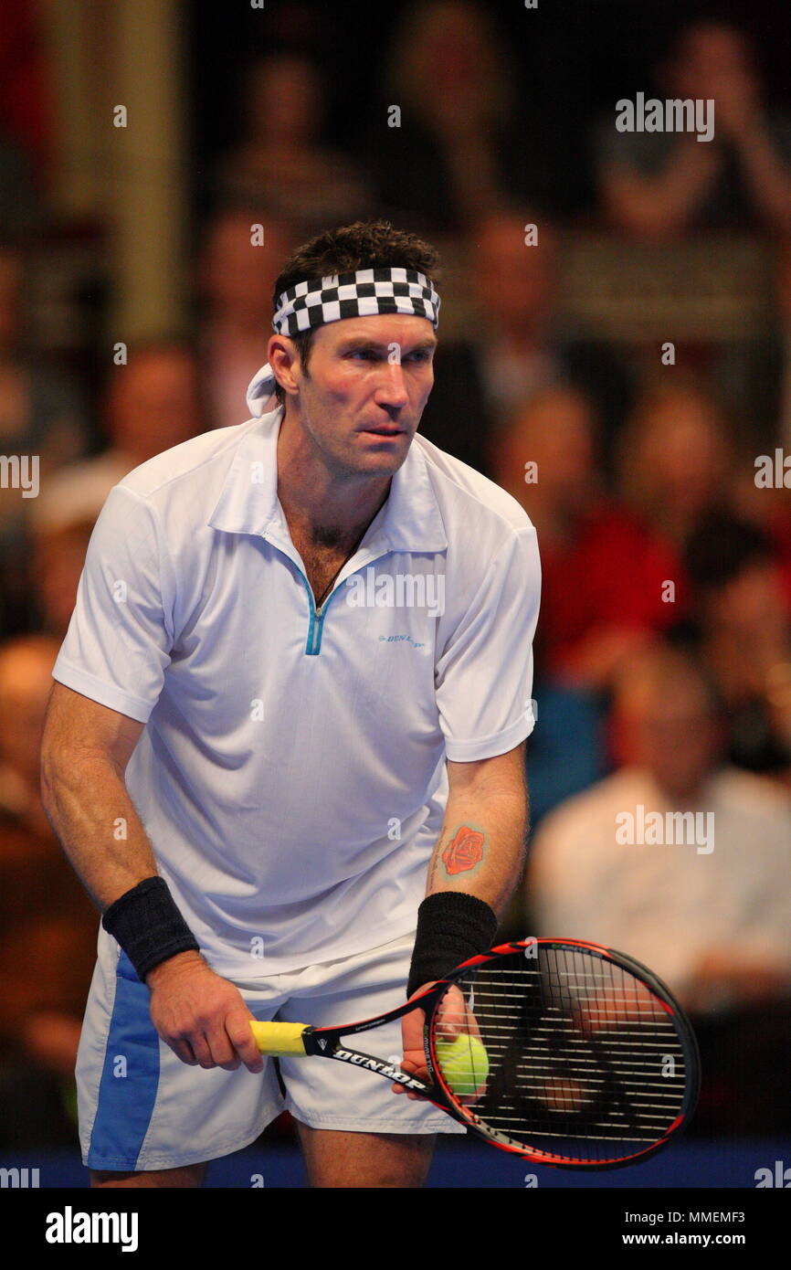 Tennis legends hi-res stock photography and images - Alamy