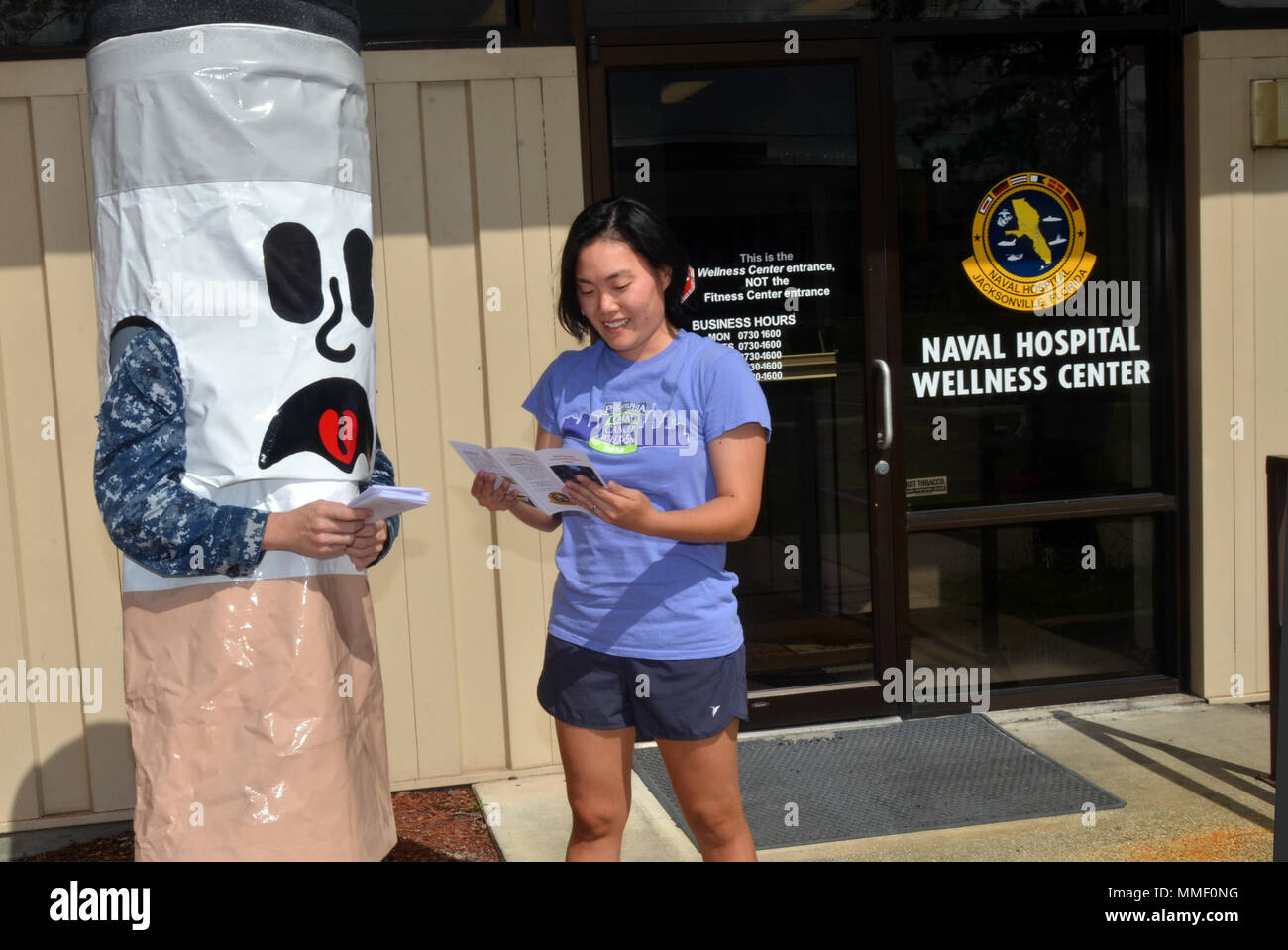 JACKSONVILLE, Fla. (Oct. 20, 2017) Ciggy Butts educates Lt