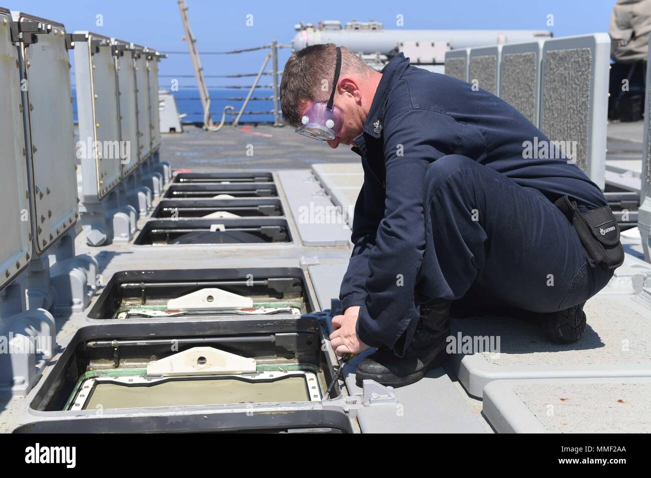 Mark 41 vertical launching system hi-res stock photography and images ...