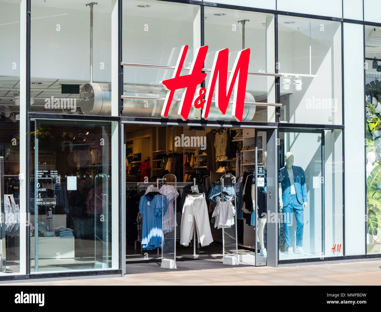H&M Fashion Chain, Windsor, Berkshire, England, UK, GB Stock Photo - Alamy