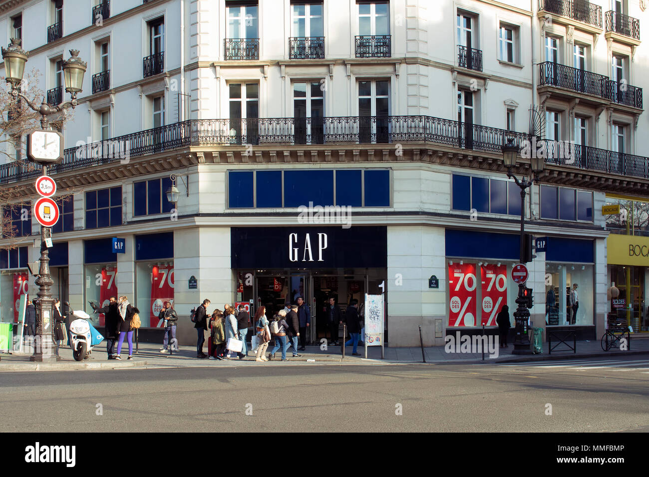 Ladies Fashion Shop In Paris France Europe Stock Photo - Alamy