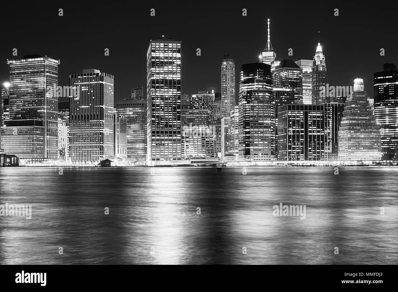 Black and white picture of Manhattan skyline at night, New York City ...