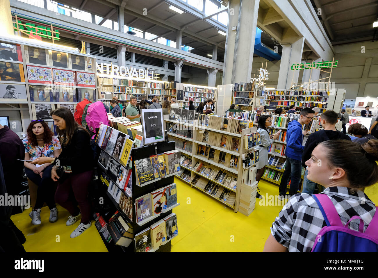Turin, Piedmont, Italy, 10th May, 2018. International Book fair 2018,first day. Inside the Libraccio stand Credit: RENATO VALTERZA/Alamy Live News Stock Photo