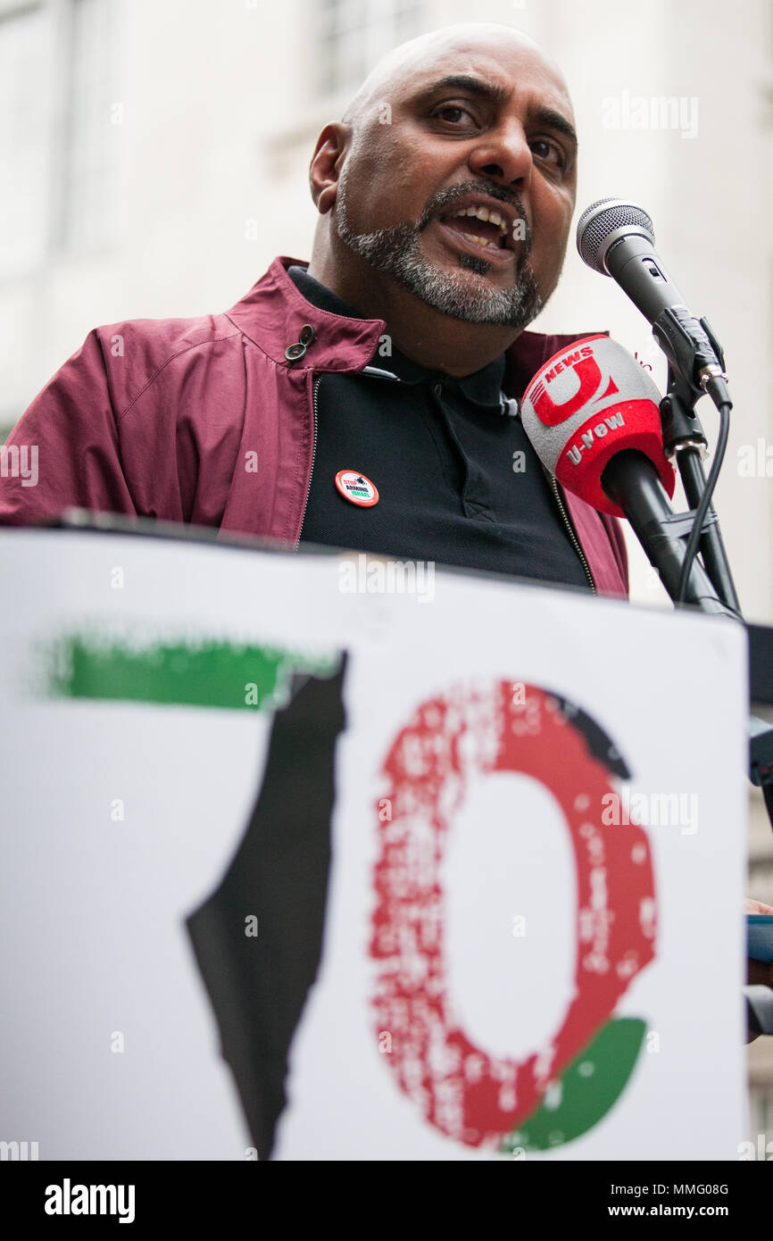 Gradonačelnik Londona Sadiq Khan opleo po Trumpu zbog imigracije London-uk-11th-may-2018-asad-rehman-executive-director-of-war-on-want-addresses-pro-palestinian-activists-protesting-opposite-the-israeli-embassy-to-mark-the-70th-anniversary-of-the-nakba-and-in-solidarity-with-the-great-march-of-return-in-gaza-the-protest-was-organised-by-palestine-solidarity-campaign-friends-of-al-aqsa-palestinian-forum-in-britain-and-olive-credit-mark-kerrisonalamy-live-news-MMG08G