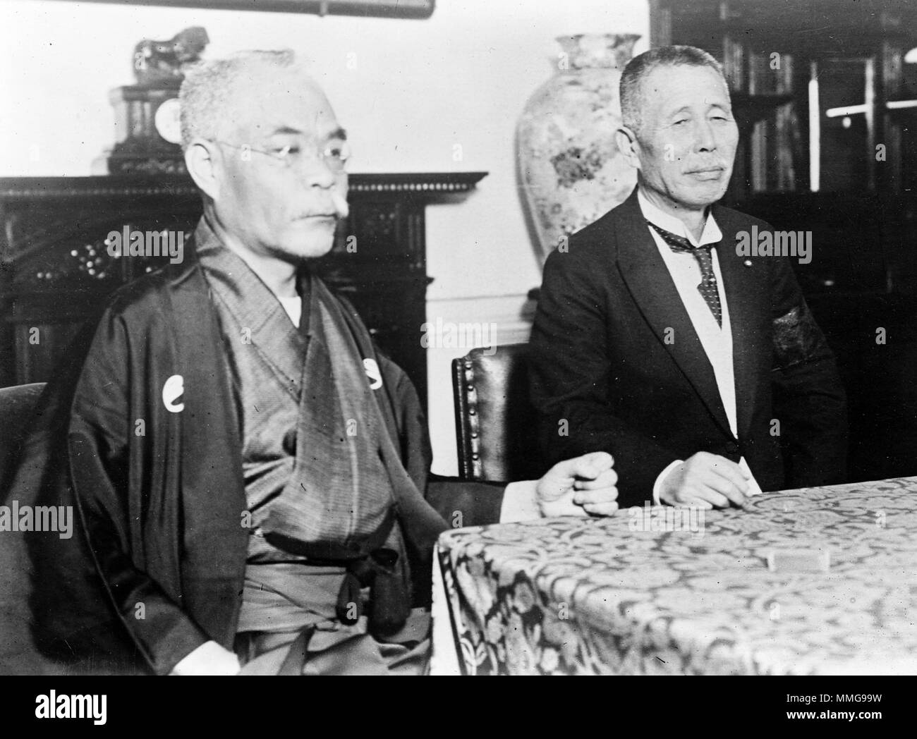 Yuko Hamaguchi and Baron Tanaka, Politician and cabinet minister Yuko Hamaguchi (Hamaguchi Osachi ) (1870-1931) and Japanese Prime Minister Baron Tanaka Giichi (1864-1929) who took office in April 1927. Stock Photo