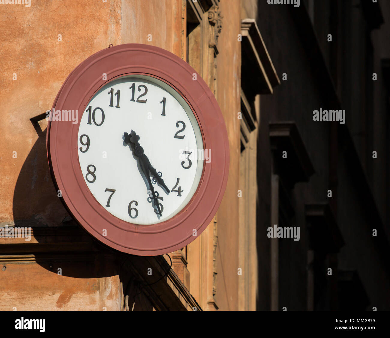 Wall mounted street clock hires stock photography and images Alamy