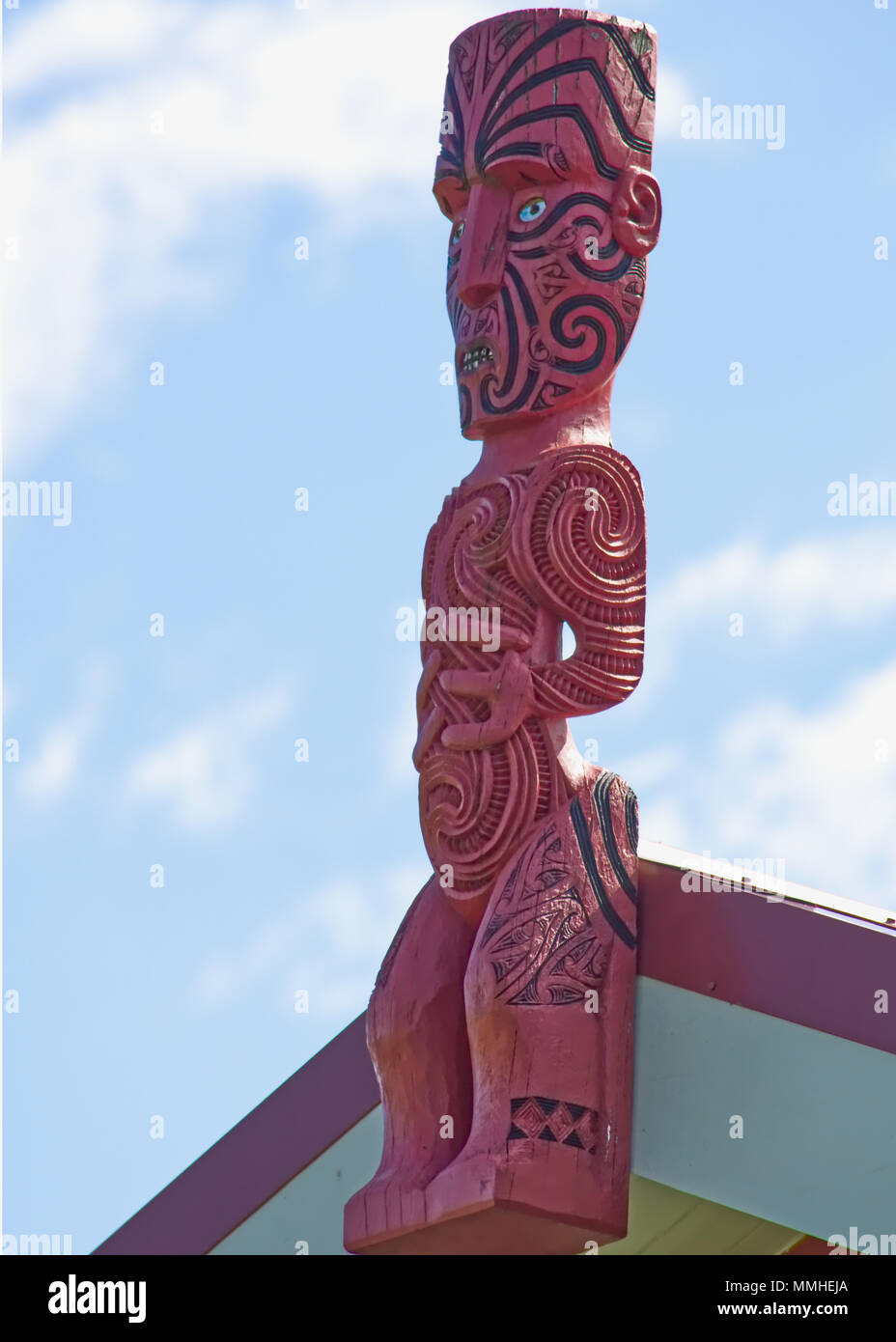 Maori wood carving in Rotorua Stock Photo