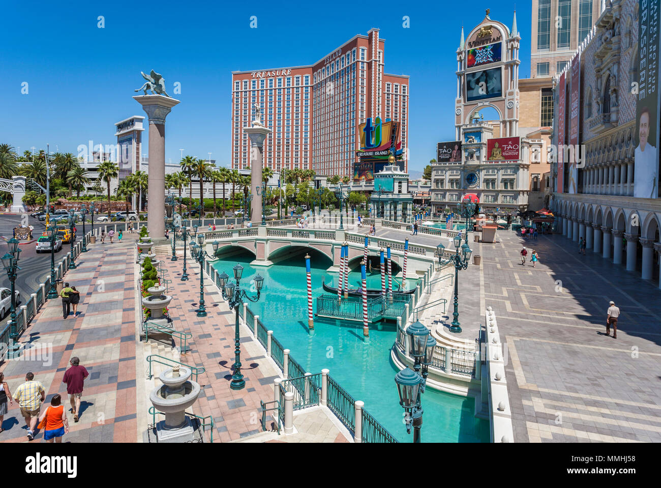 Treasure island on las vegas hi-res stock photography and images - Alamy