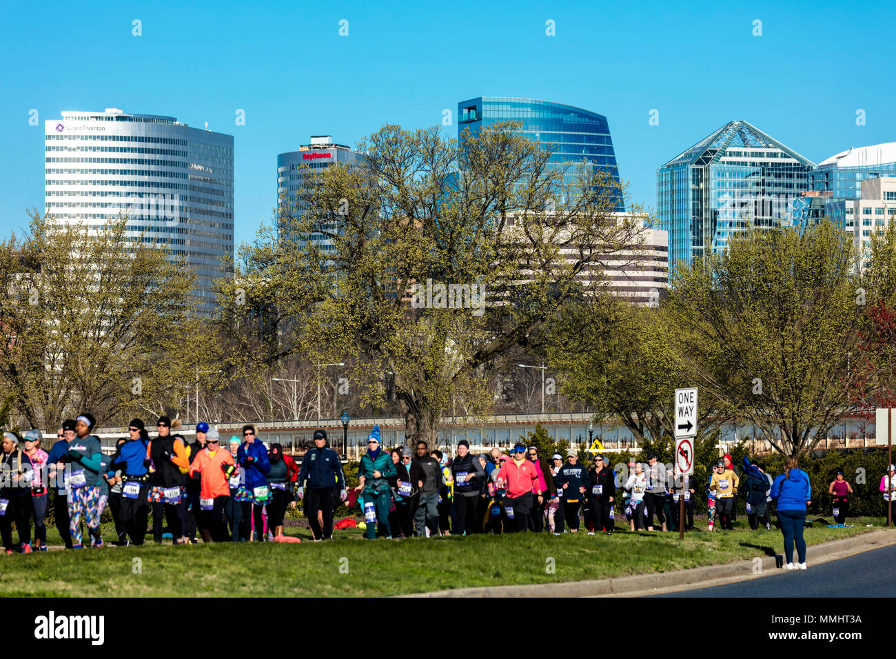 April 8, 2018 - WASHINGTON DC - Cherry Blossom 10 Mile Run, Washington D.C. with Rosslyn skyline in background Stock Photo