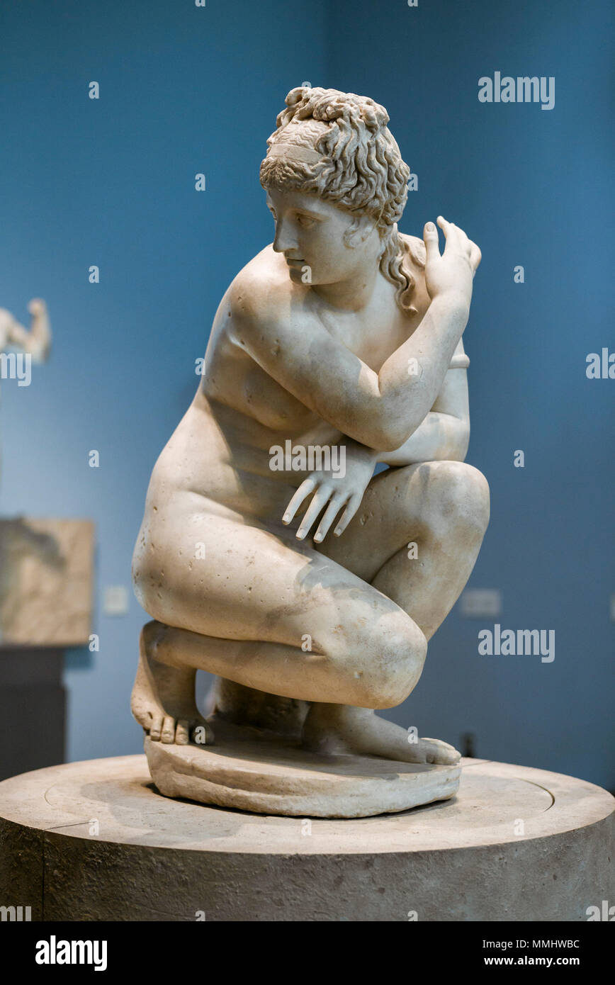 London. England. British Museum. Statue of crouching Aphrodite (aka Lely Venus), 2nd century AD Roman copy of a Greek original.  Height: 120 cm  Inv.  Stock Photo