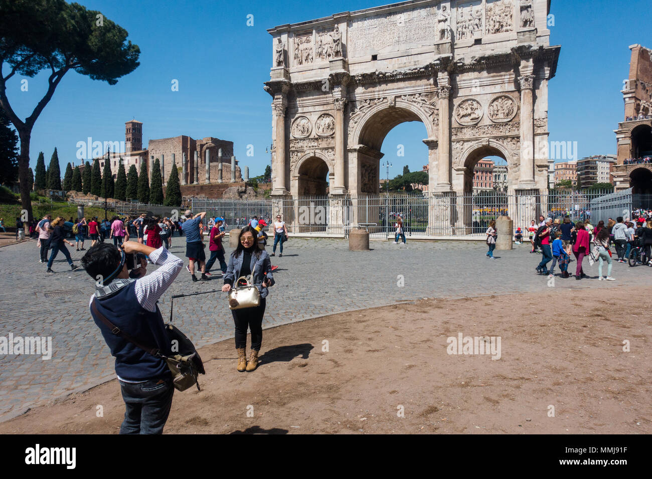 Asian tourist rome hi-res stock photography and images - Alamy