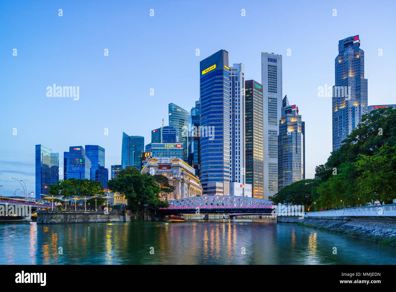 Singapore sunrise panorama skyline hi-res stock photography and images ...