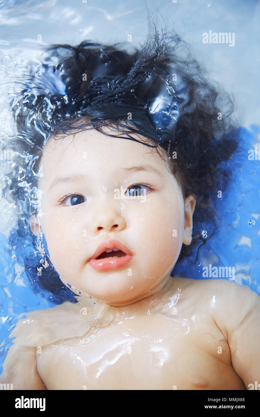 1 bathtub hires stock photography and images Alamy