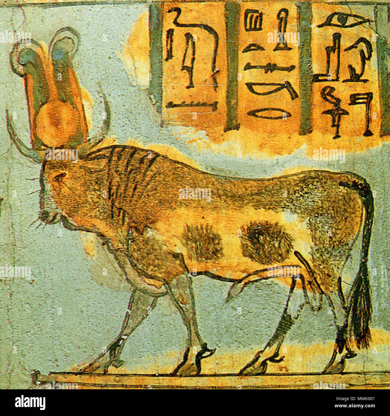 . English: The sacred Apis bull shown on a Twenty-first dynasty Egyptian coffin.  . Photograph published 1997; artwork created c. 1000 BC. Photographed by Michael Holford. Original artist unknown. 53 Apis bull on coffin Stock Photo