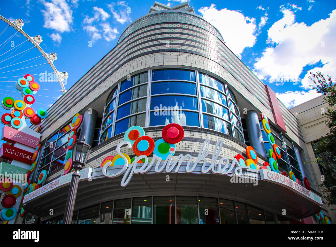 Las vegas shopping family hires stock photography and images Alamy