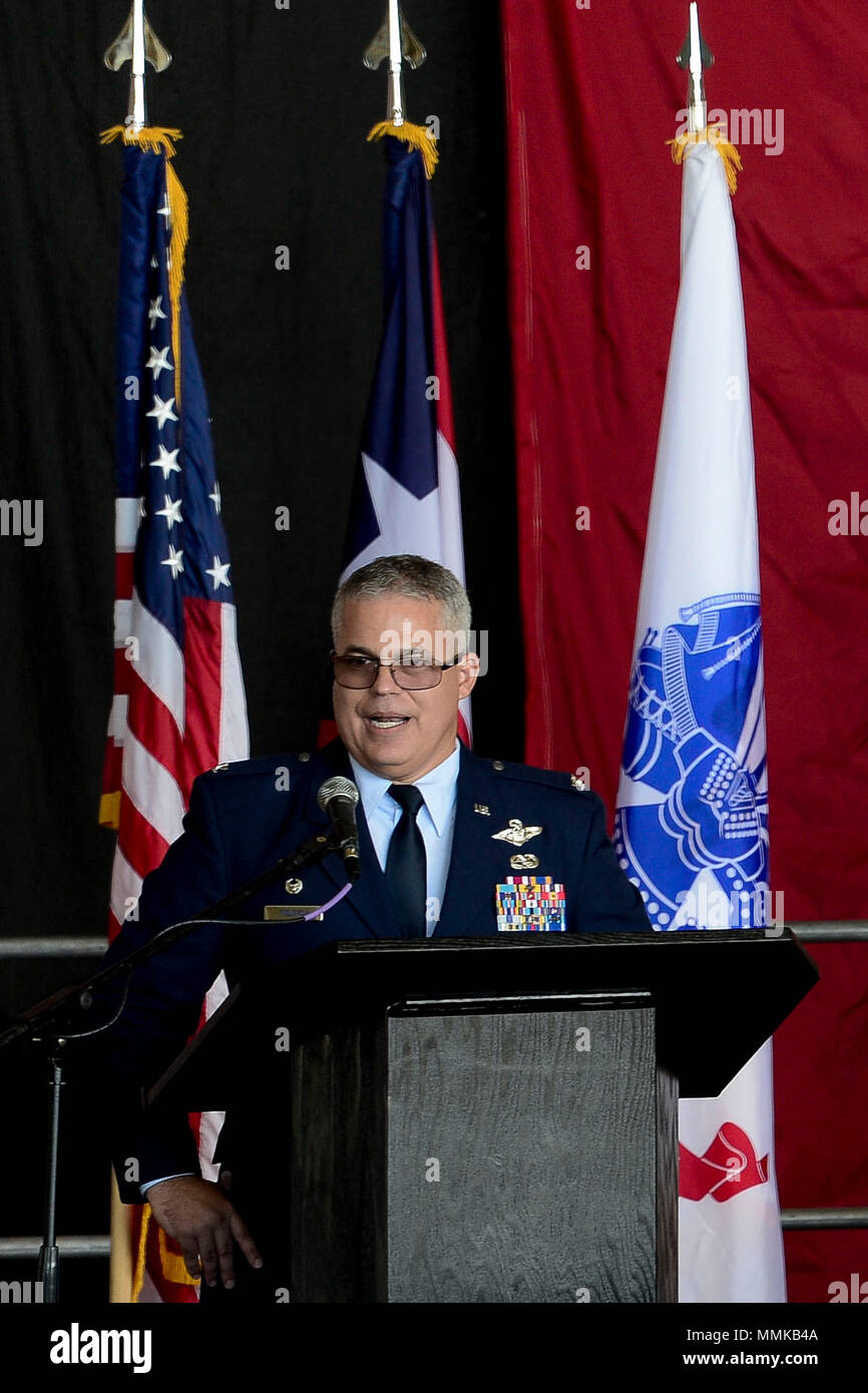 SAN JUAN, Puerto Rico. , . En la Base Muniz en Carolina, el ayudante ...