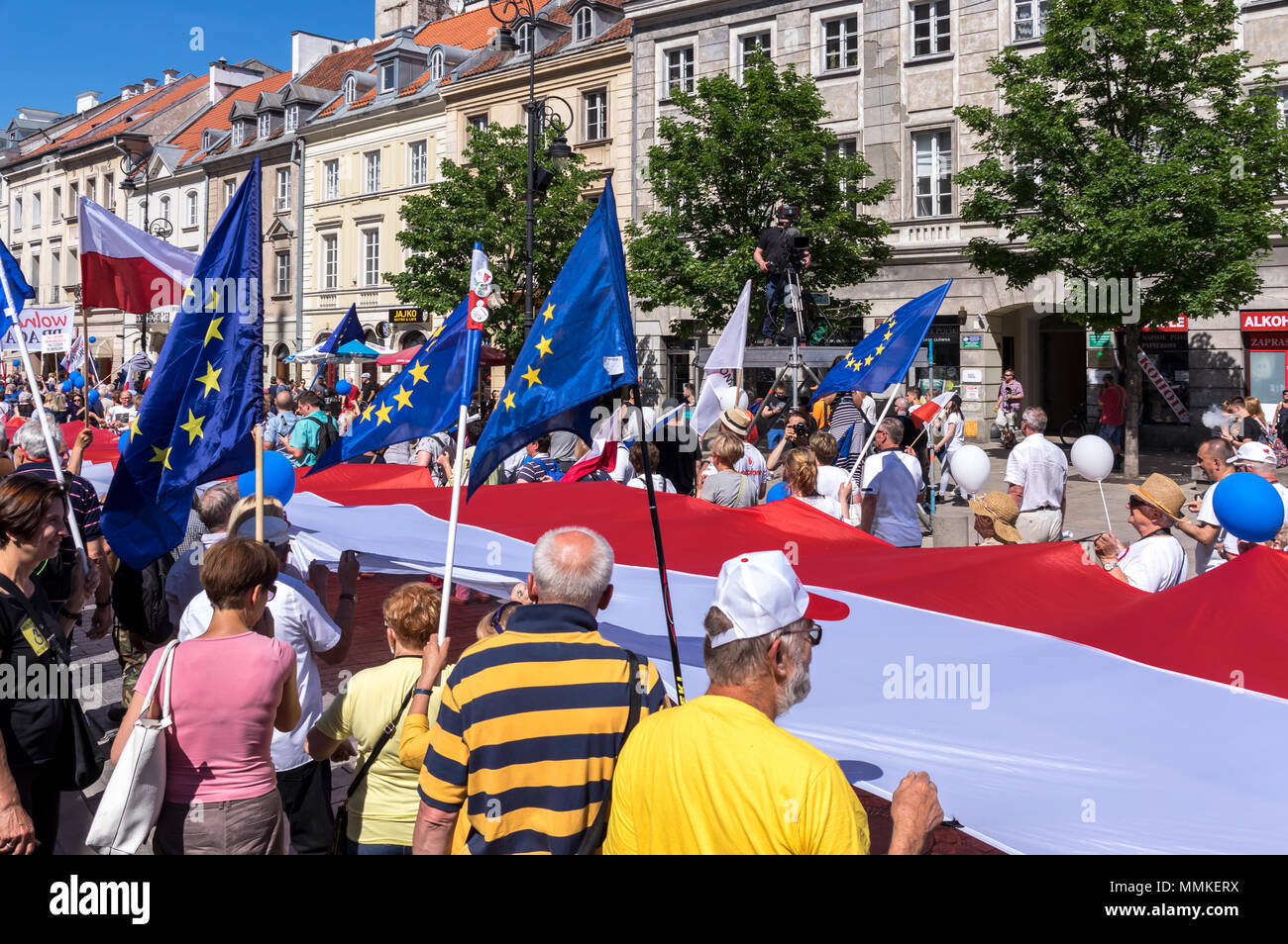 Warsaw, Poland. 12th May 2018. Thousands of anti-government protesters attend pro-European Freedom March organised in the Poland’s capital against the nationalist government, the ruling Law and Justice Party (Prawo i Sprawiedliwosc) and its leader Mr. Jaroslaw Kaczynski. Credit: dario photography/Alamy Live News Stock Photo