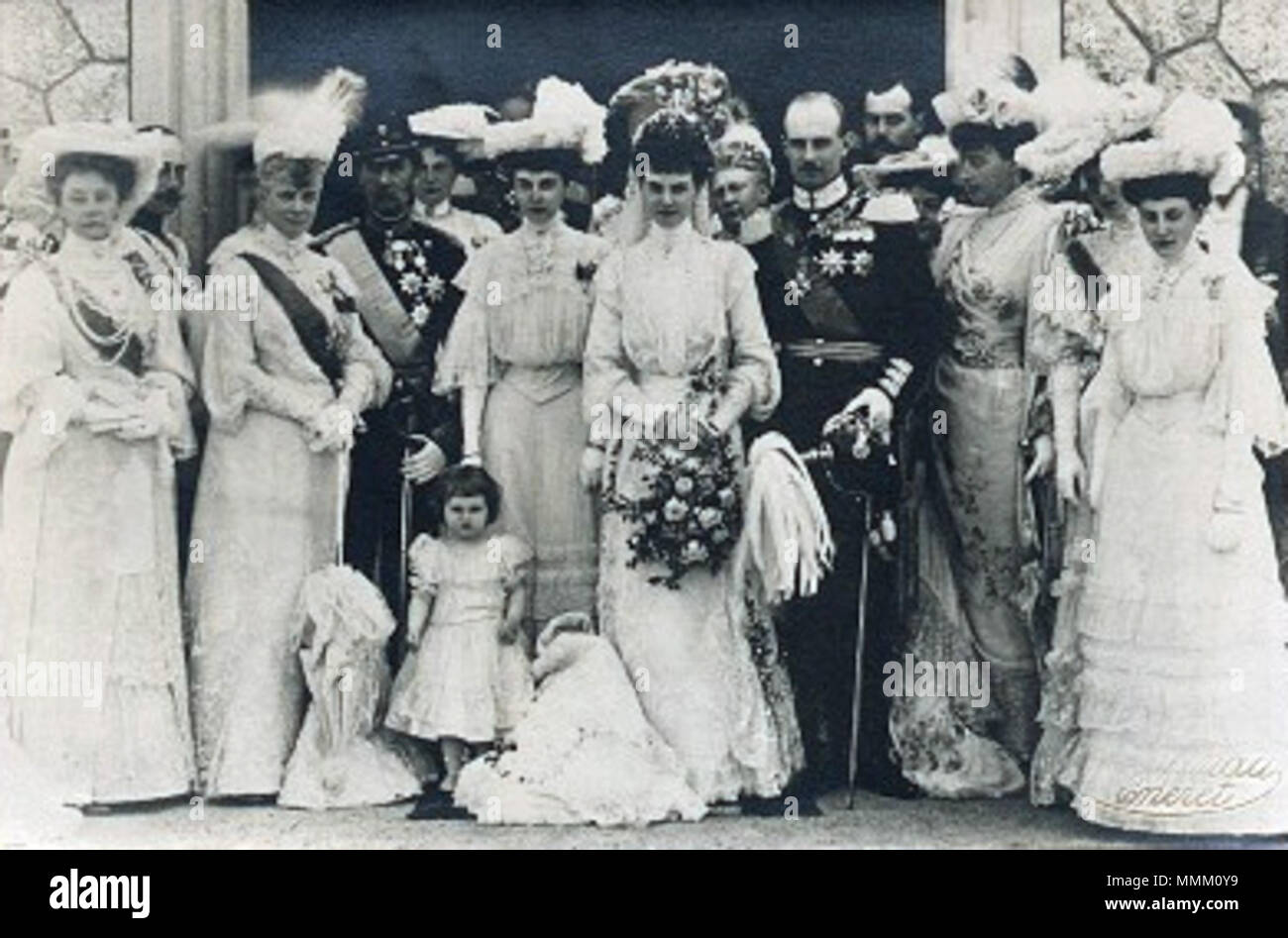 . Deutsch: Hochzeitsbild der Prinzessin Alexandra und Erbgroßherzog Friedrich Franz IV.  . 7 June 1904. Unknown 36 AlexandradeHannoverII Stock Photo